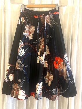70s / 80s Vintage Black Floral A-Line Pleated Skirt with Tie Waist